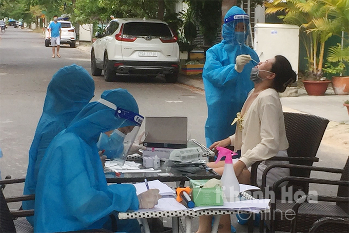 Tỉnh Khánh Hòa: thêm 83 bệnh nhân COVID-19 được điều trị khỏi bệnh, xuất viện